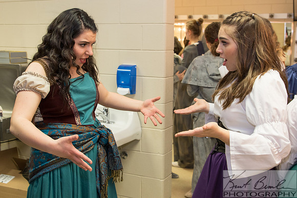 Hunchback-Backstage-9K6A2011-036