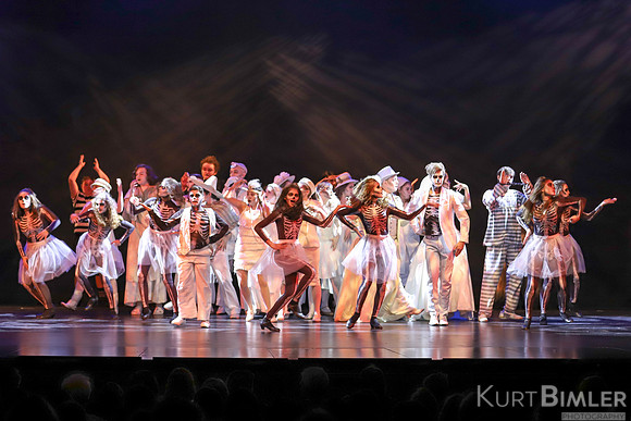 AddamsFamilyPerf-004