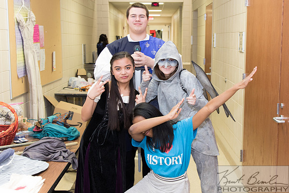 Hunchback-Backstage-9K6A1435-004