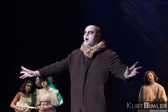 AddamsFamilyPerf-054