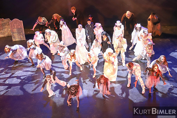 AddamsFamilyPerf-010