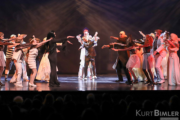 AddamsFamilyPerf-005