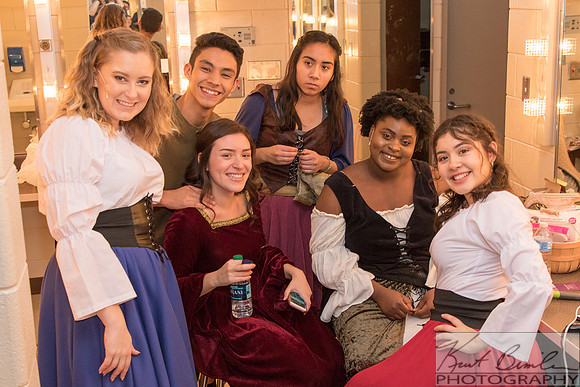 Hunchback-Backstage-9K6A3050-070